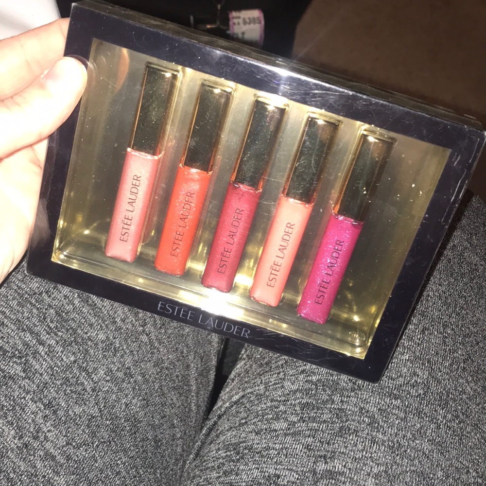 Estēe Lauder travel exclusive lip color collection